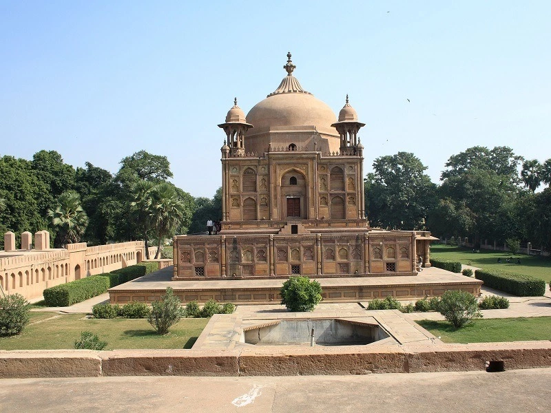 Khusro Bagh Prayagraj